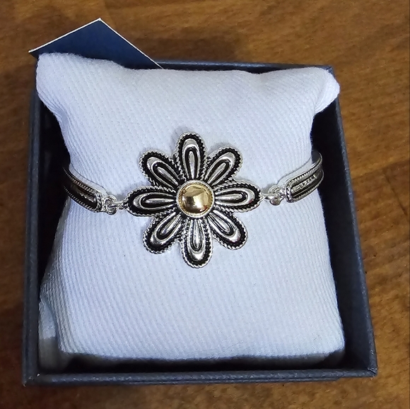 Jewelry - Flower Bracelet
